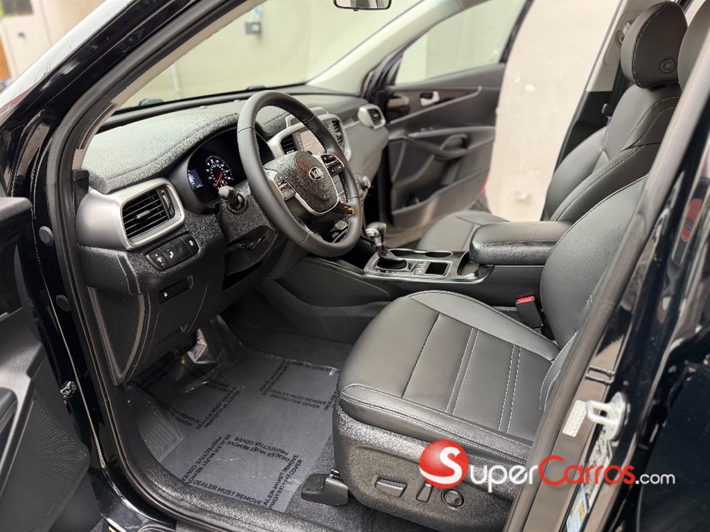 2020 Kia Sorento LX — foto 8 / 12