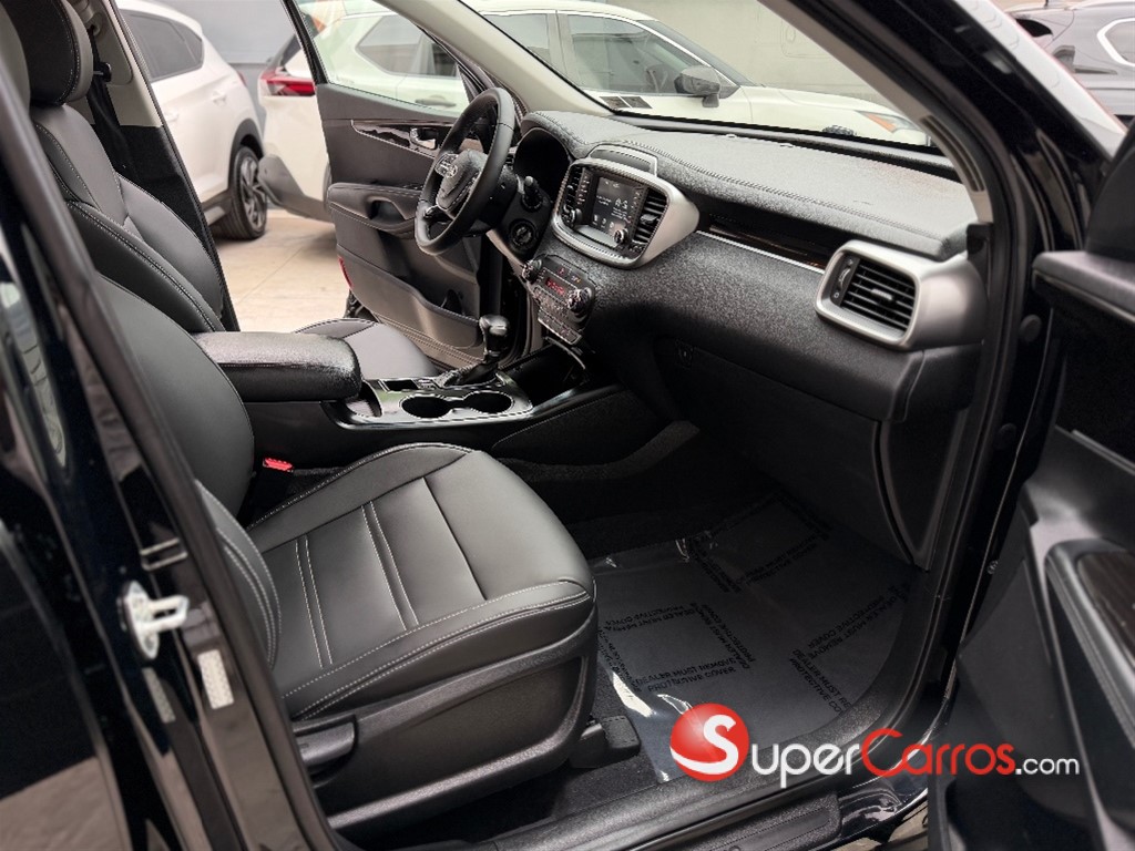 2020 Kia Sorento LX — foto 9 / 12