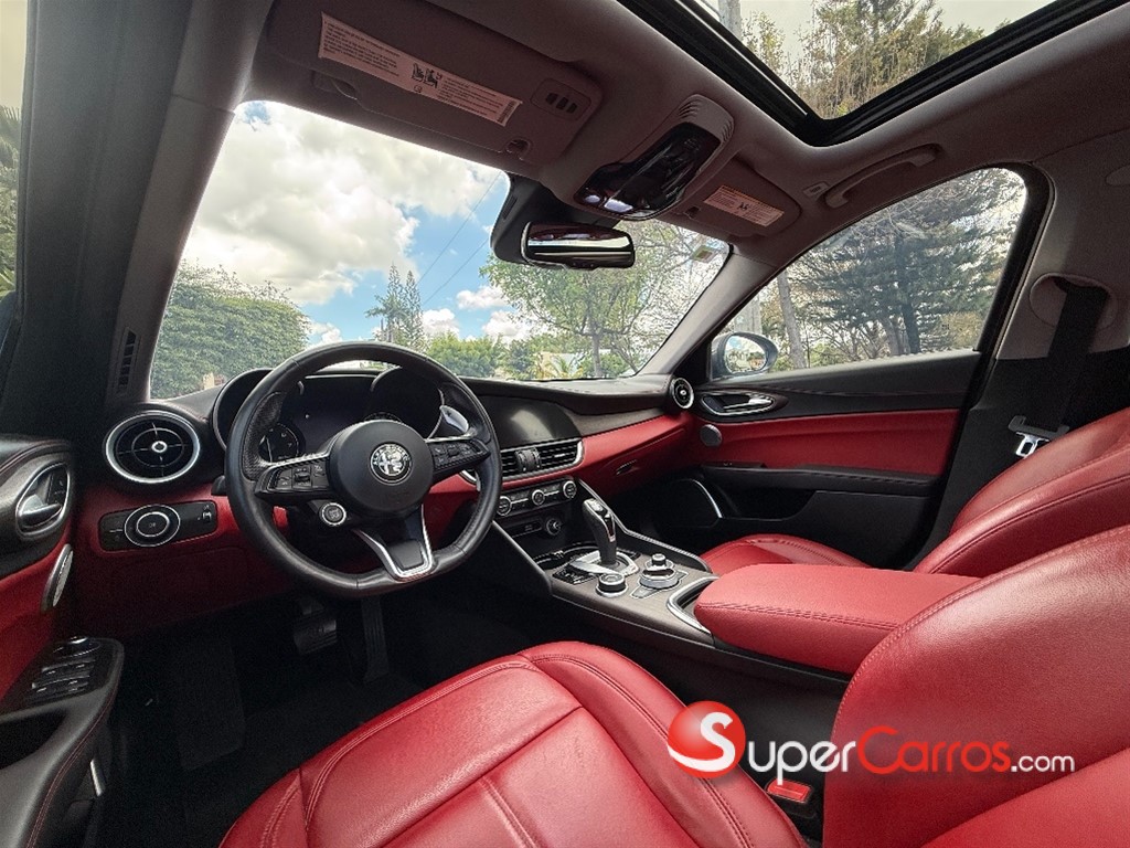 2019 Alfa Romeo Giulia Ti Lusso — foto 5 / 9