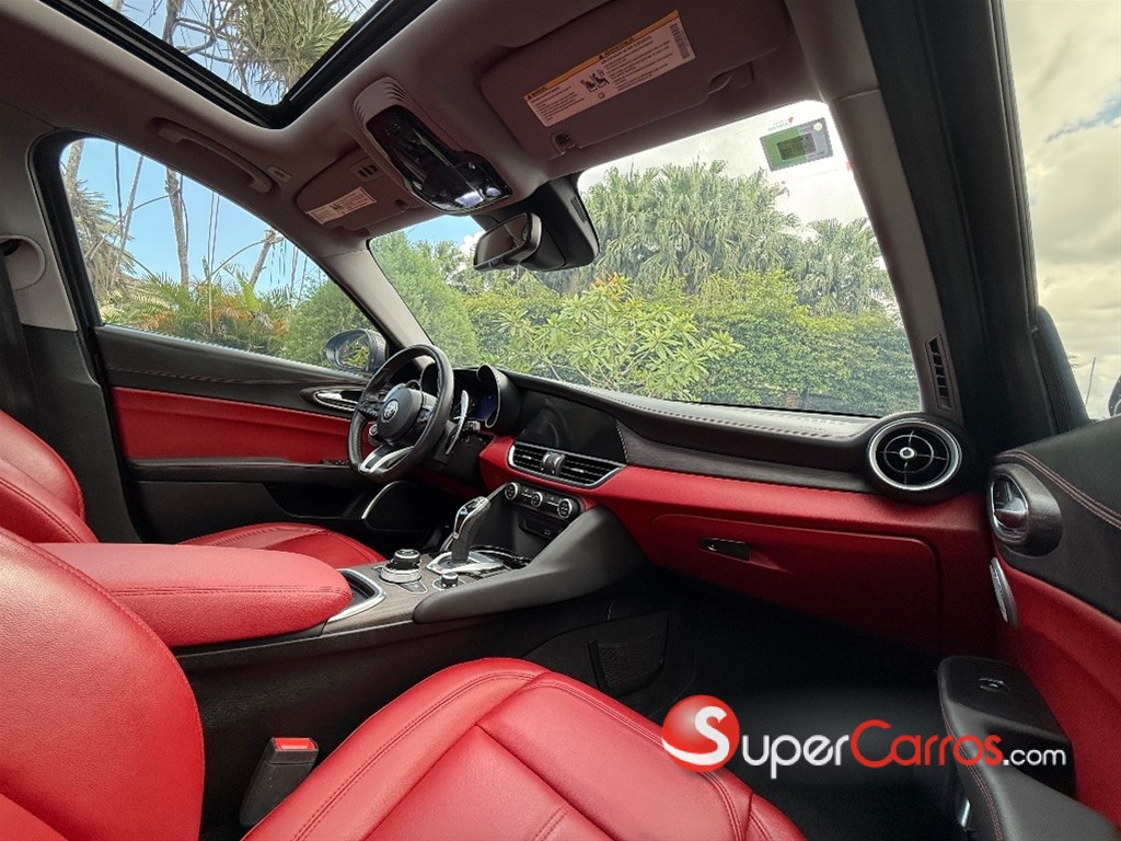2019 Alfa Romeo Giulia Ti Lusso — foto 6 / 9