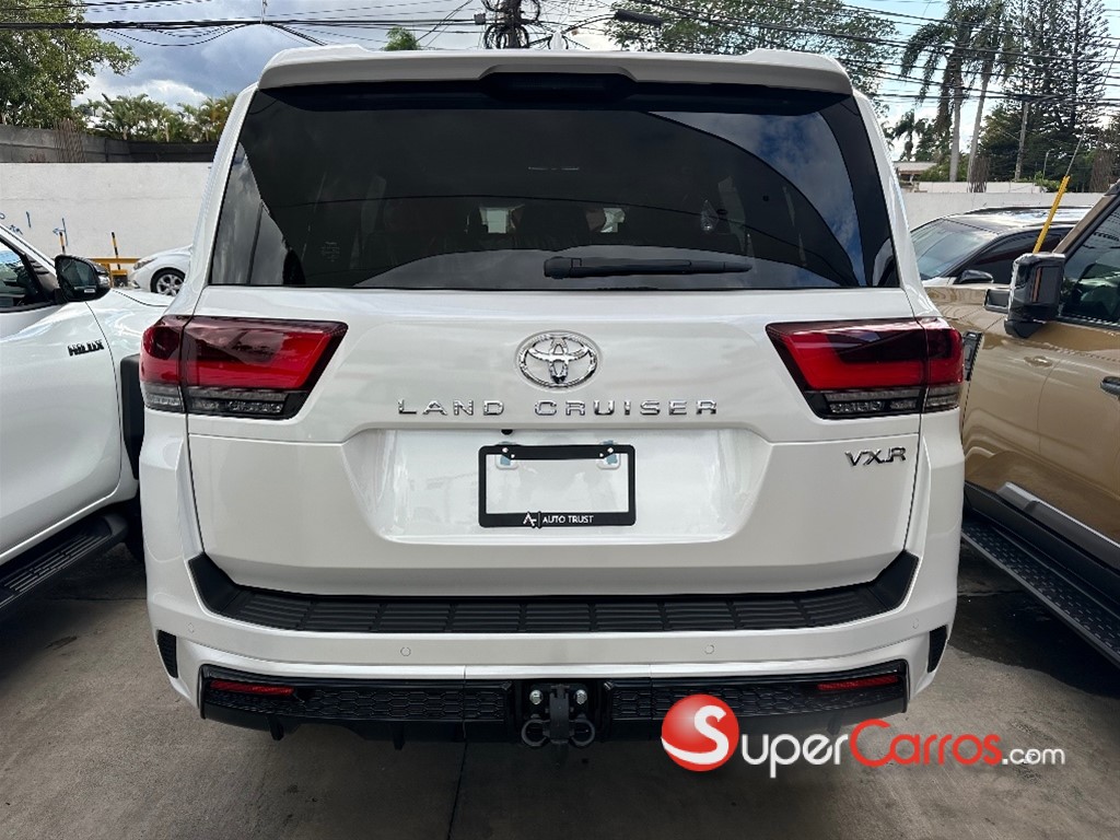 2027 Toyota Land Cruiser 300 VX-R — foto 5 / 9