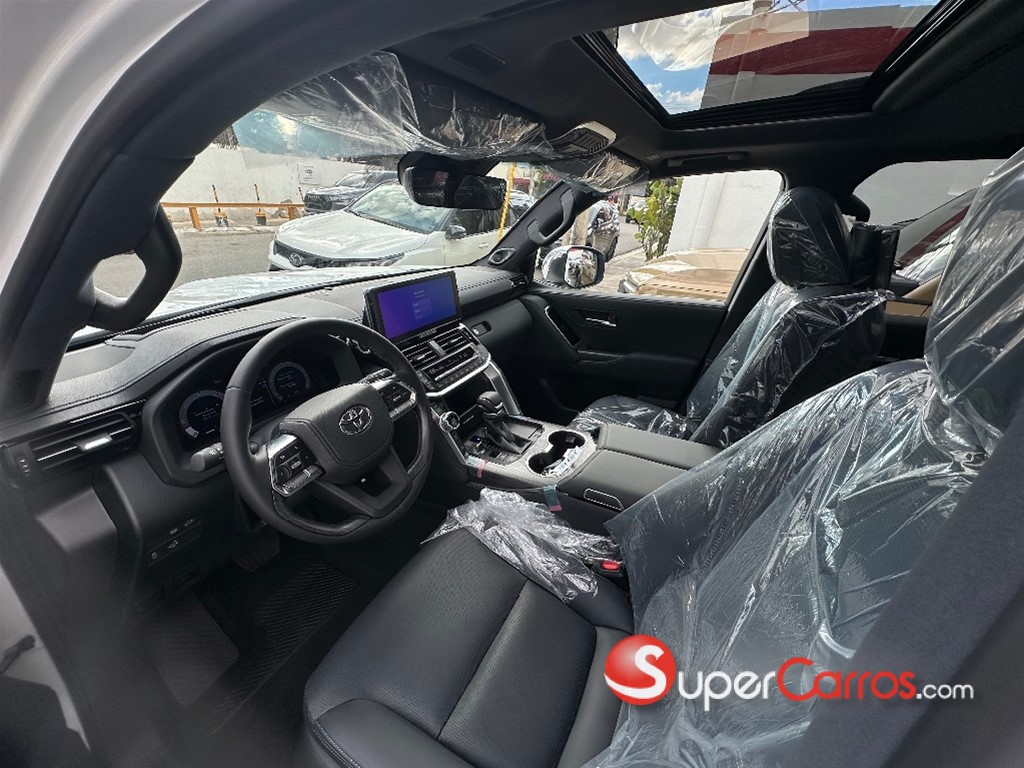 2027 Toyota Land Cruiser 300 VX-R — foto 7 / 9