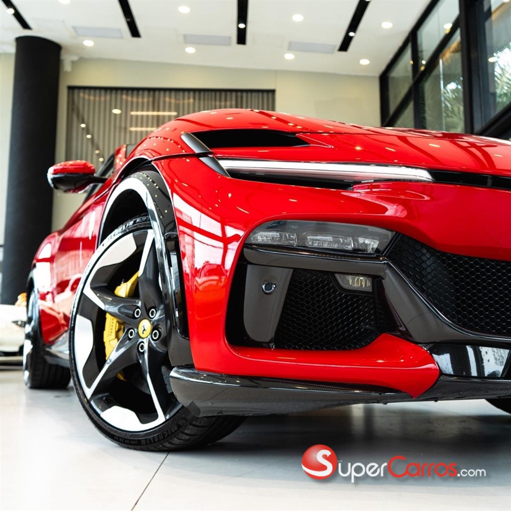 2024 Ferrari Purosangue — foto 2 / 12
