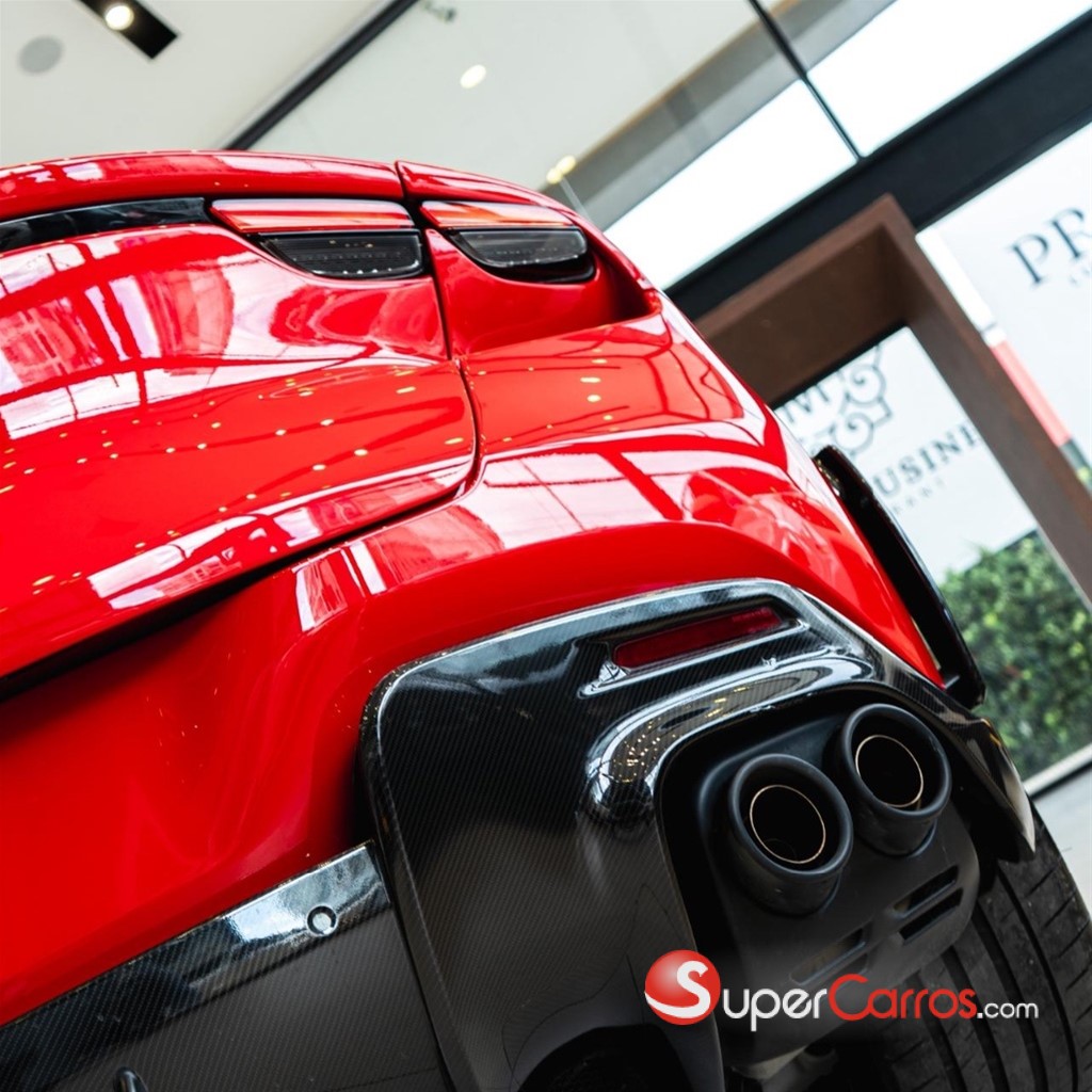 2024 Ferrari Purosangue — foto 7 / 12