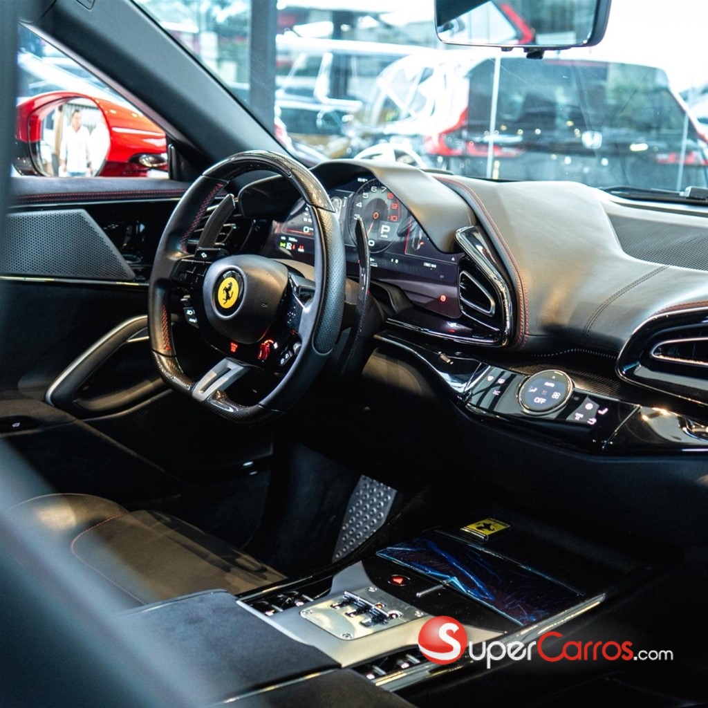 2024 Ferrari Purosangue — foto 11 / 12