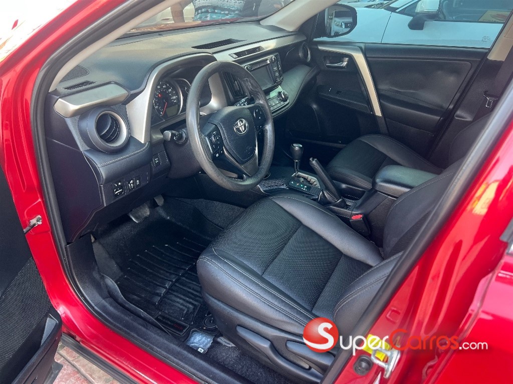 2015 Toyota RAV4 XLE — foto 8 / 11