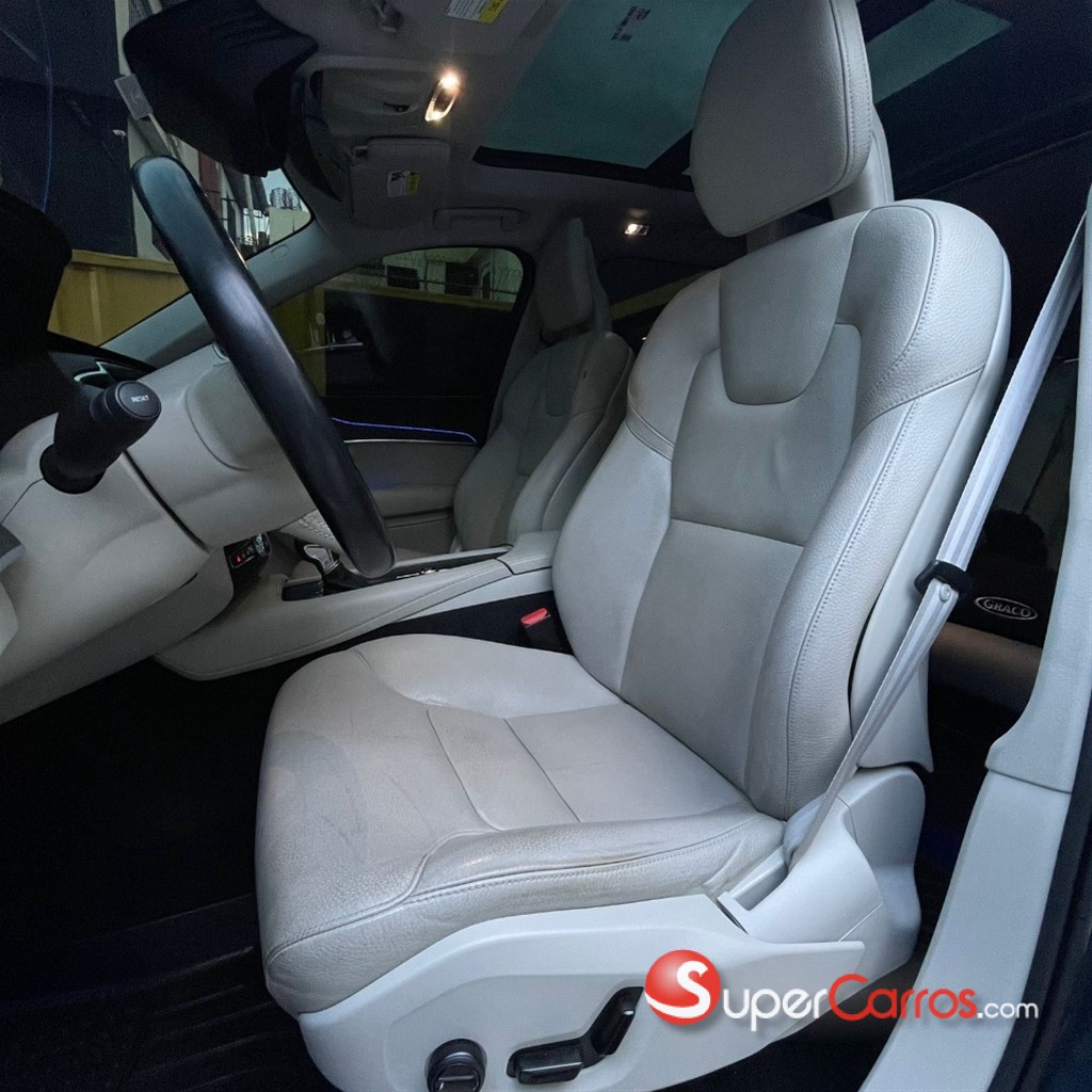 2020 Volvo XC90 Momentum T6 — foto 3 / 11