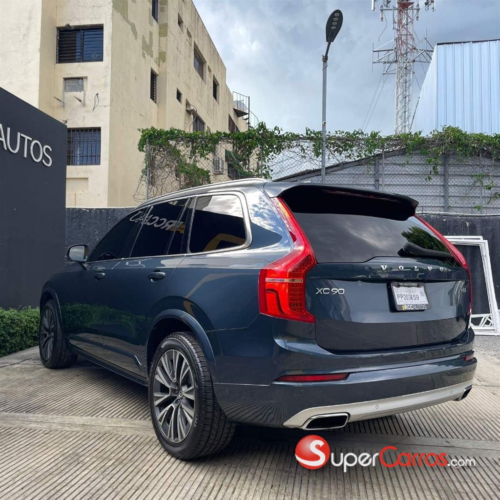 2020 Volvo XC90 Momentum T6 — foto 8 / 11