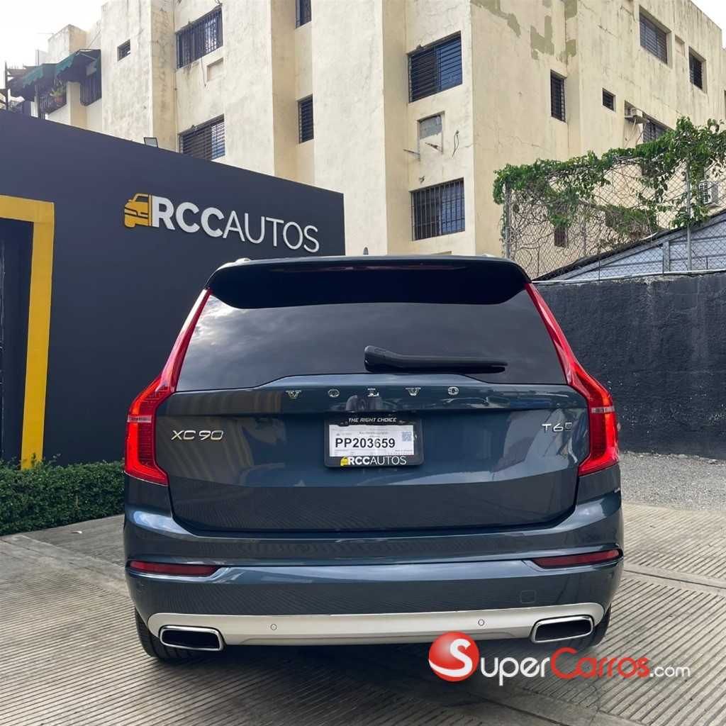 2020 Volvo XC90 Momentum T6 — foto 9 / 11