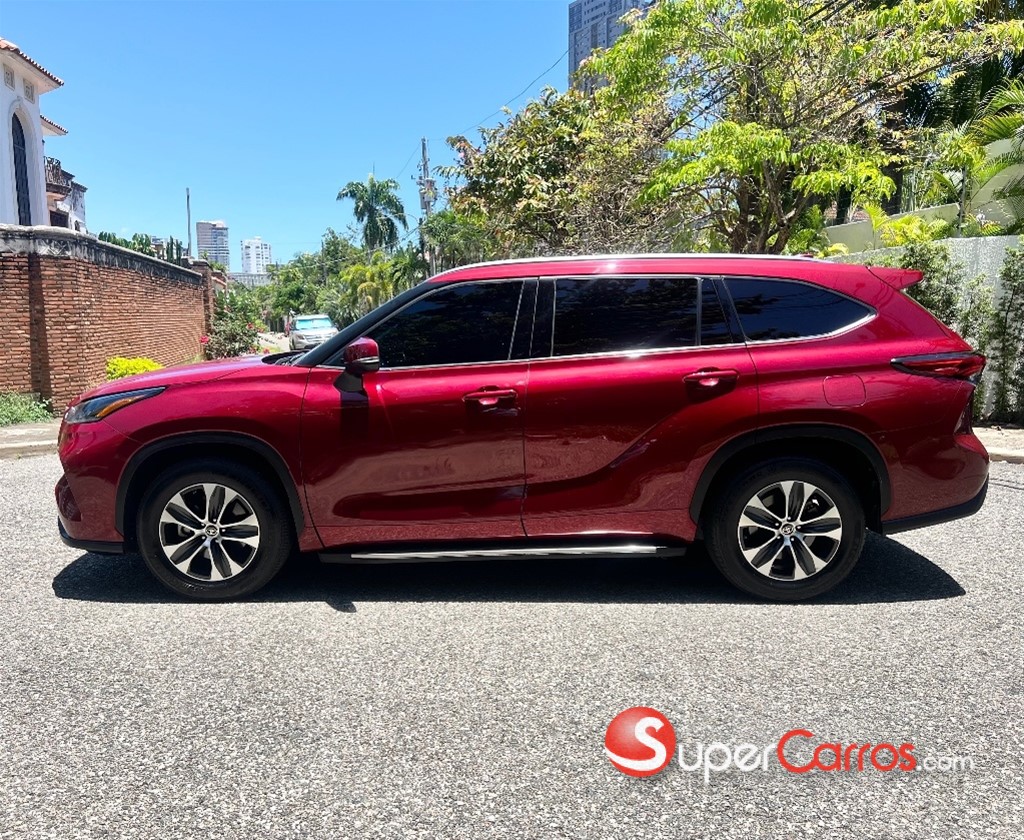 2021 Toyota Highlander XLE — foto 3 / 12