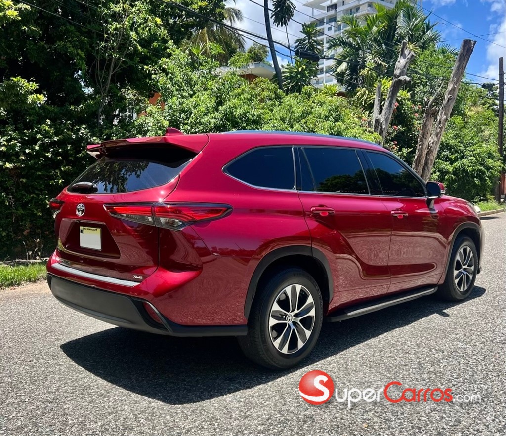 2021 Toyota Highlander XLE — foto 6 / 12