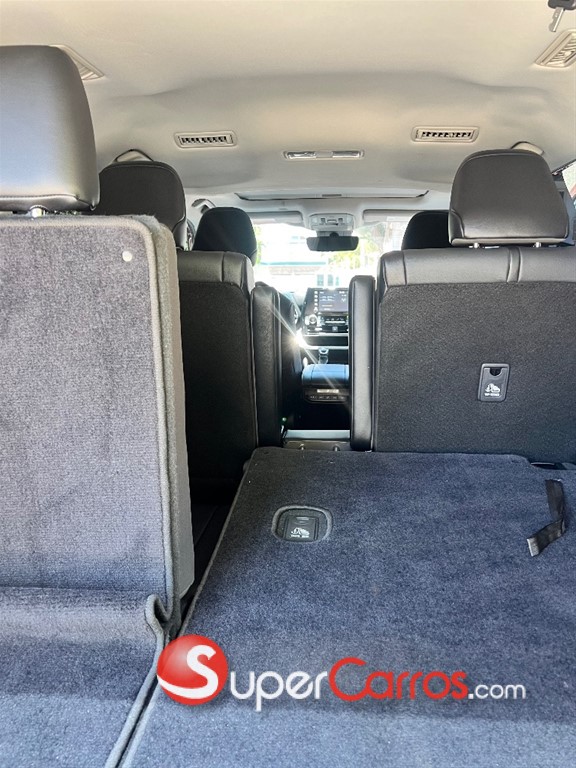 2021 Toyota Highlander XLE — foto 9 / 12