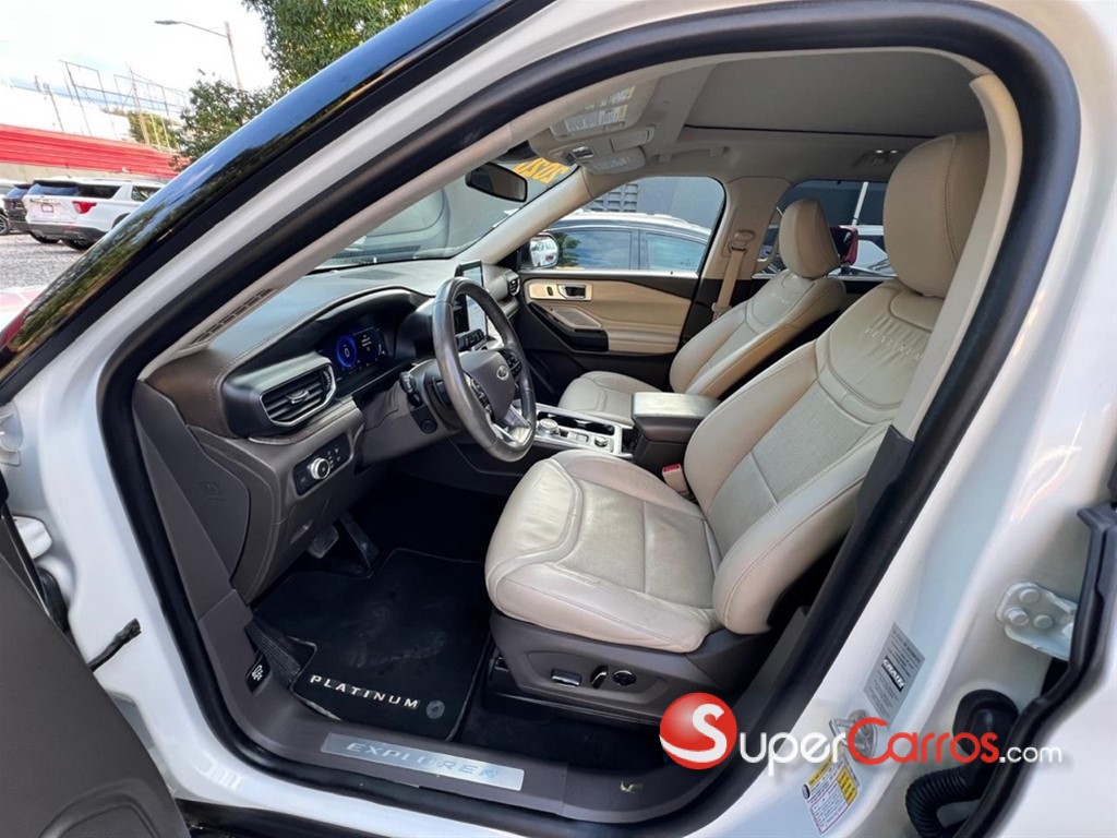 2020 Ford Explorer Platinum — foto 7 / 12