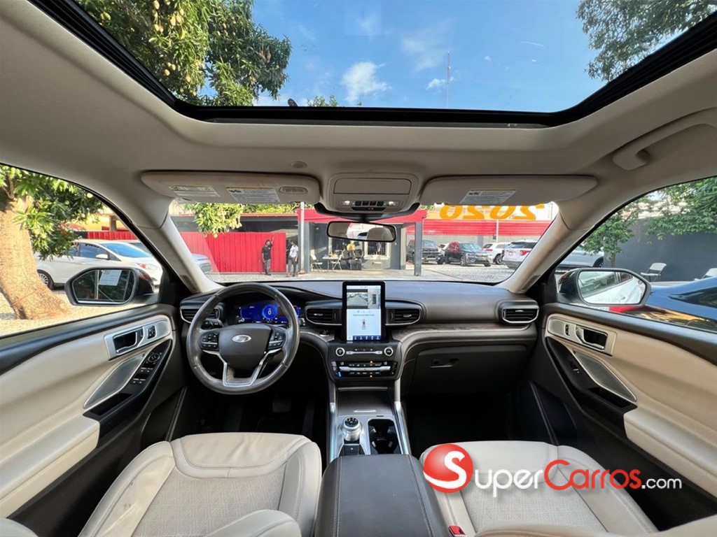 2020 Ford Explorer Platinum — foto 8 / 12