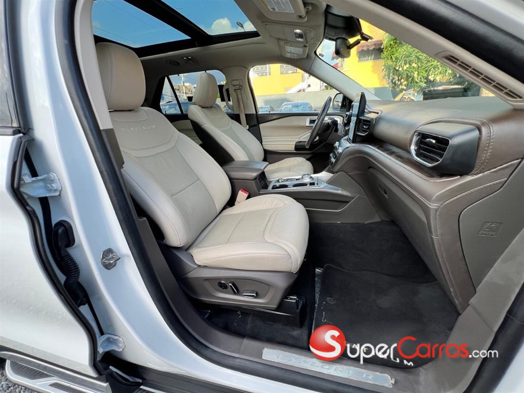 2020 Ford Explorer Platinum — foto 9 / 12