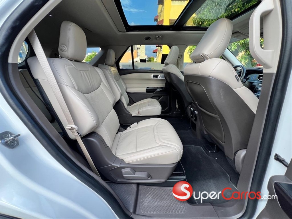 2020 Ford Explorer Platinum — foto 10 / 12