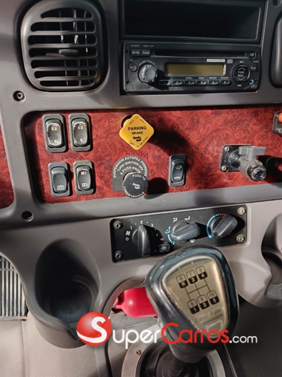 2014 Freightliner M2-106 — foto 7 / 11