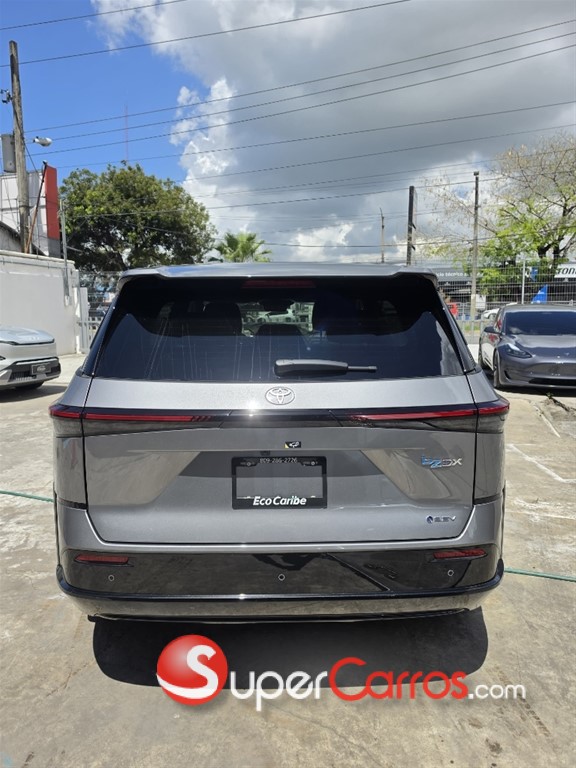 2025 Toyota BZ3X — foto 3 / 6