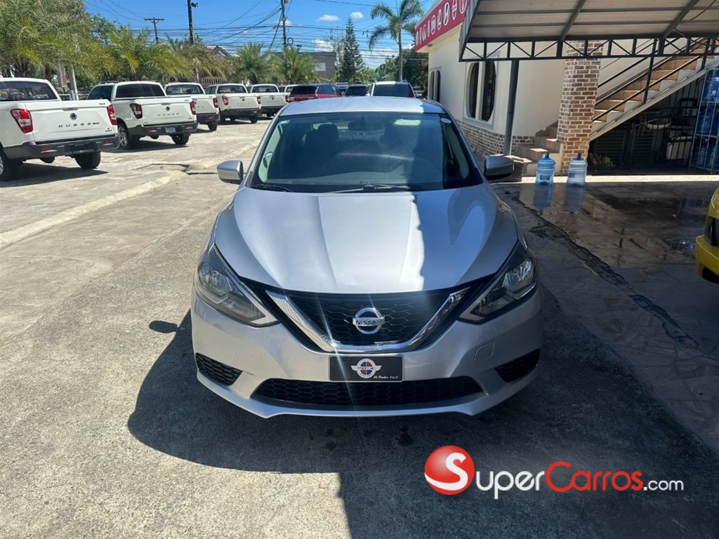 2017 Nissan Sentra — foto 2 / 11