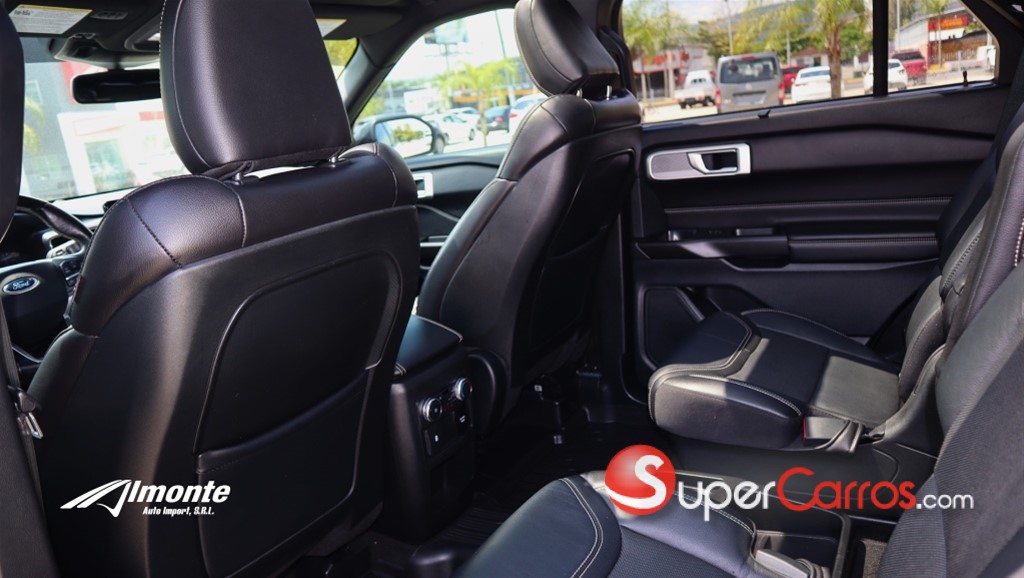 2020 Ford Explorer — foto 8 / 12
