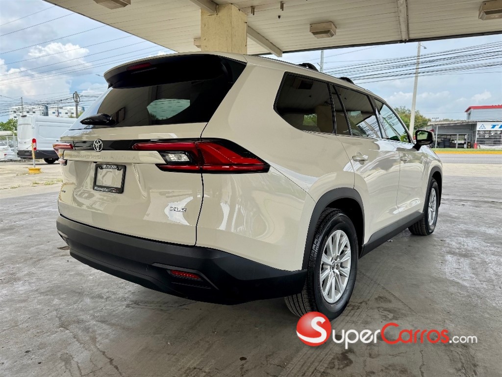 2024 Toyota Grand Highlander XLE — foto 4 / 12