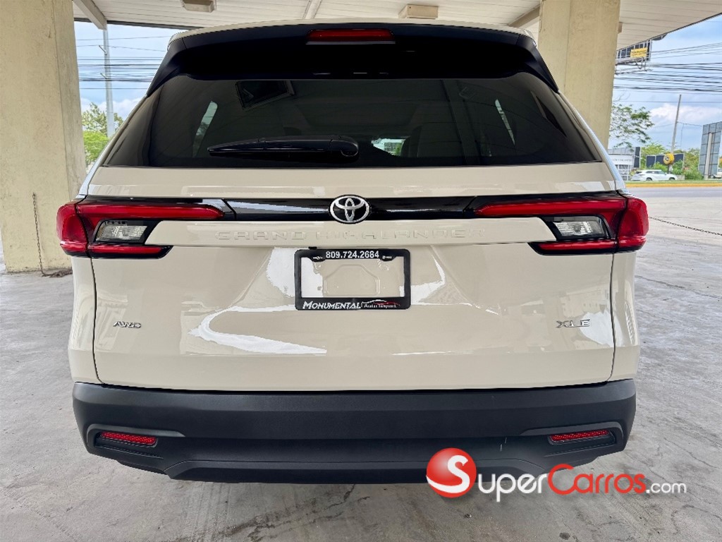 2024 Toyota Grand Highlander XLE — foto 6 / 12