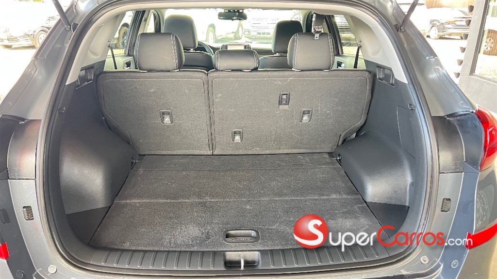 2021 Hyundai Tucson SE — foto 8 / 10
