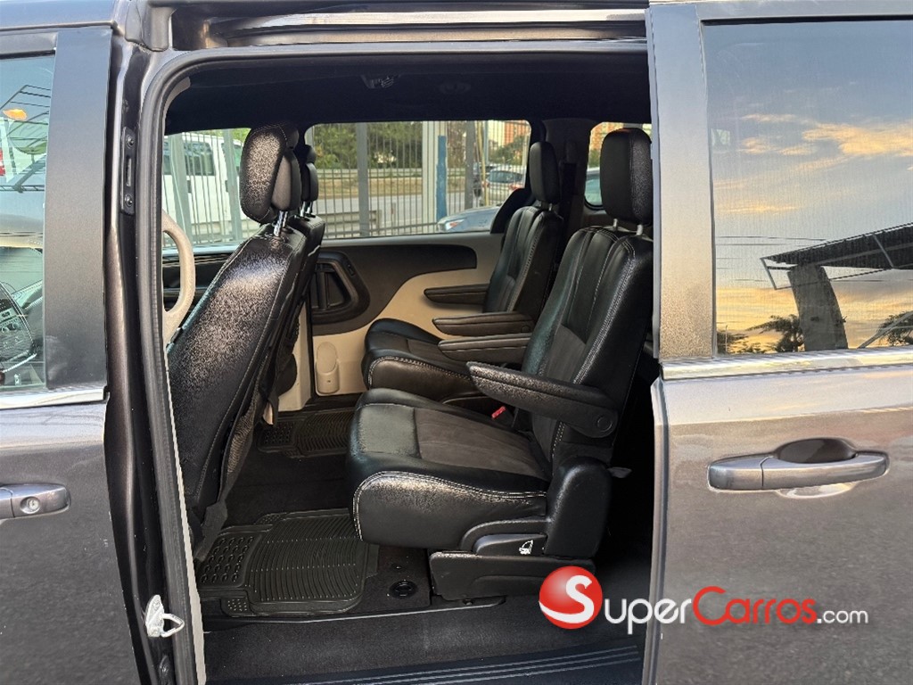2019 Dodge Caravan — foto 8 / 10