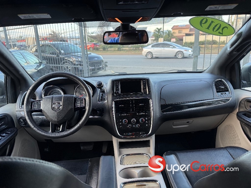 2019 Dodge Caravan — foto 9 / 10