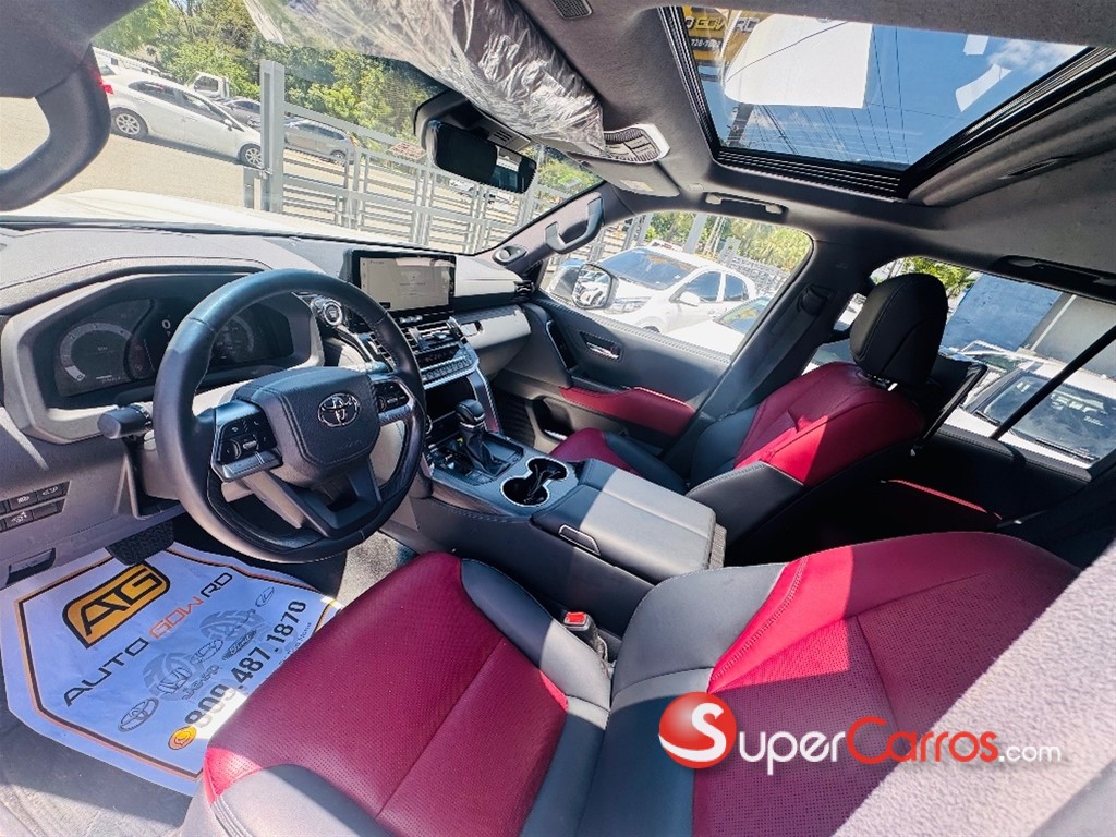 2026 Toyota Land Cruiser VXR — foto 6 / 12
