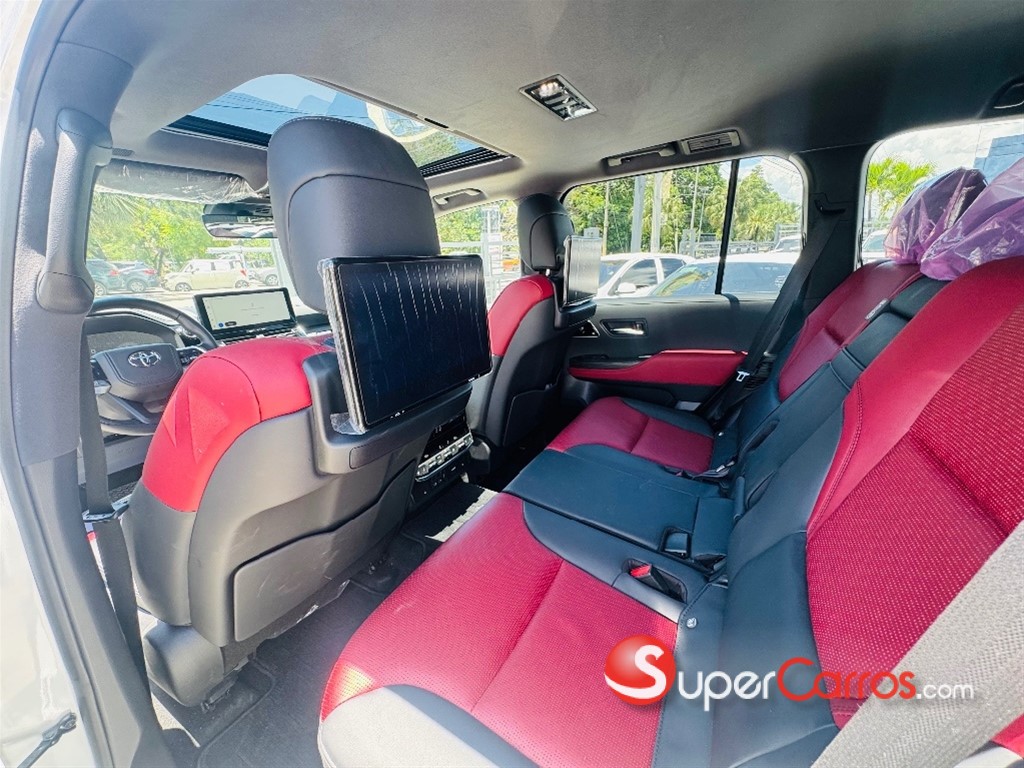 2026 Toyota Land Cruiser VXR — foto 7 / 12
