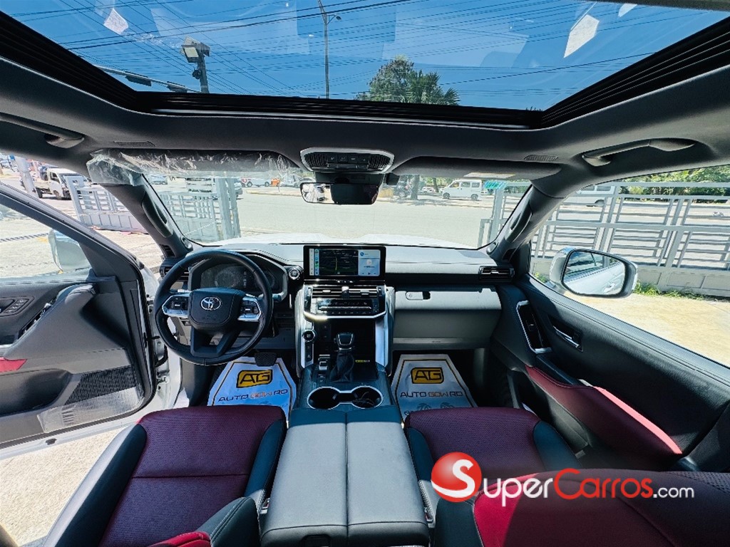 2026 Toyota Land Cruiser VXR — foto 9 / 12