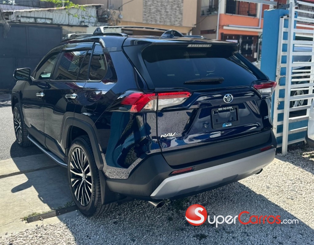 2024 Toyota RAV4 XLE Premium — foto 4 / 8