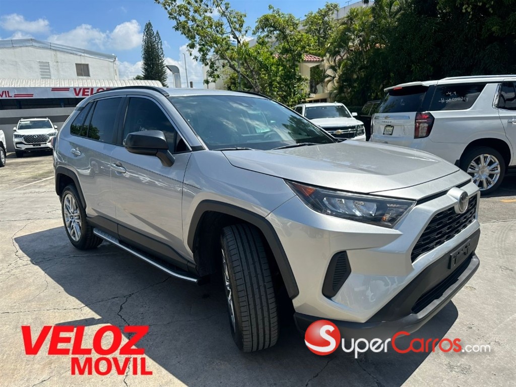 2020 Toyota RAV4 LE — foto 2 / 7
