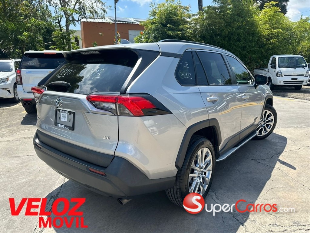 2020 Toyota RAV4 LE — foto 3 / 7