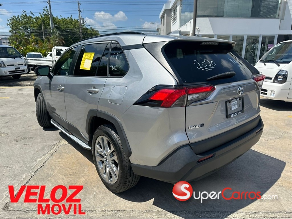 2020 Toyota RAV4 LE — foto 4 / 7