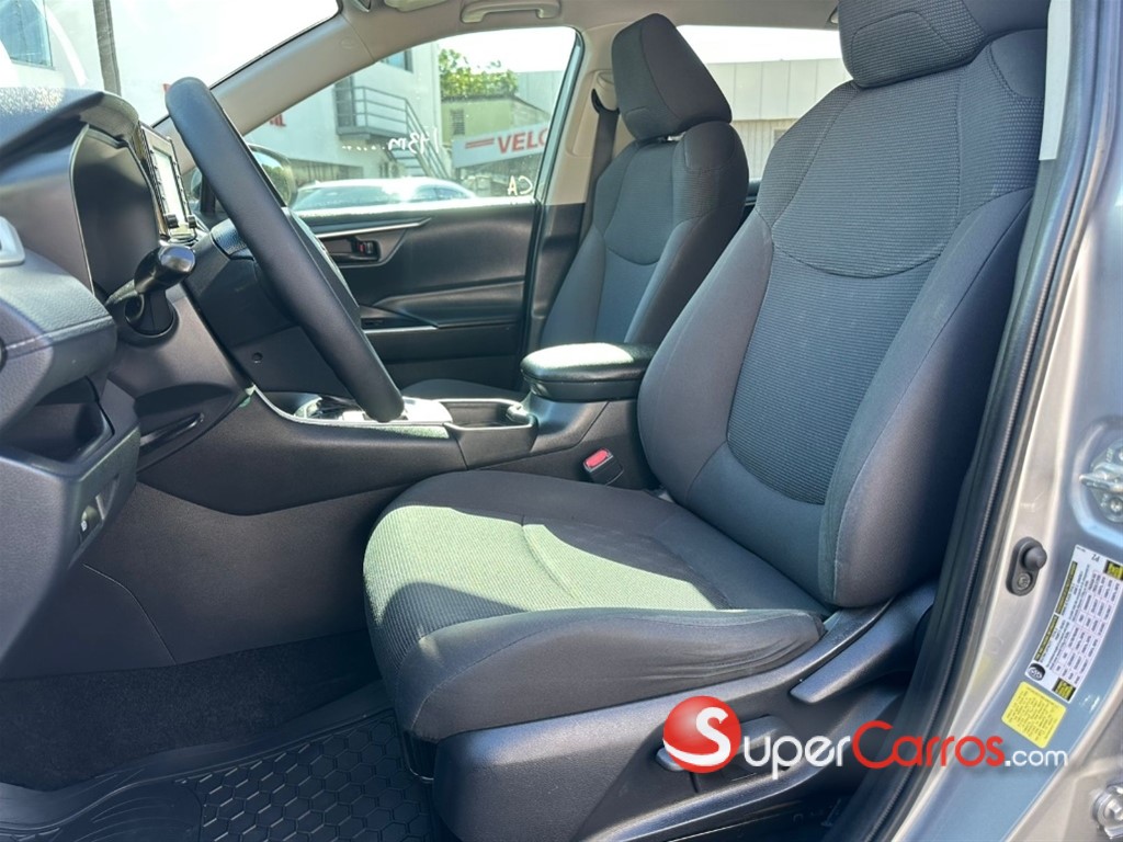 2020 Toyota RAV4 LE — foto 5 / 7