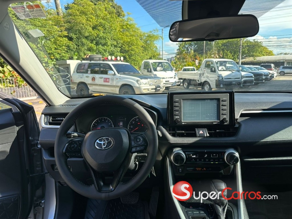 2020 Toyota RAV4 LE — foto 7 / 7