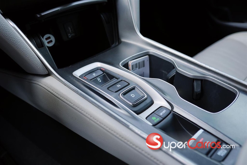 2020 Honda Accord Touring 2.0T — foto 9 / 10