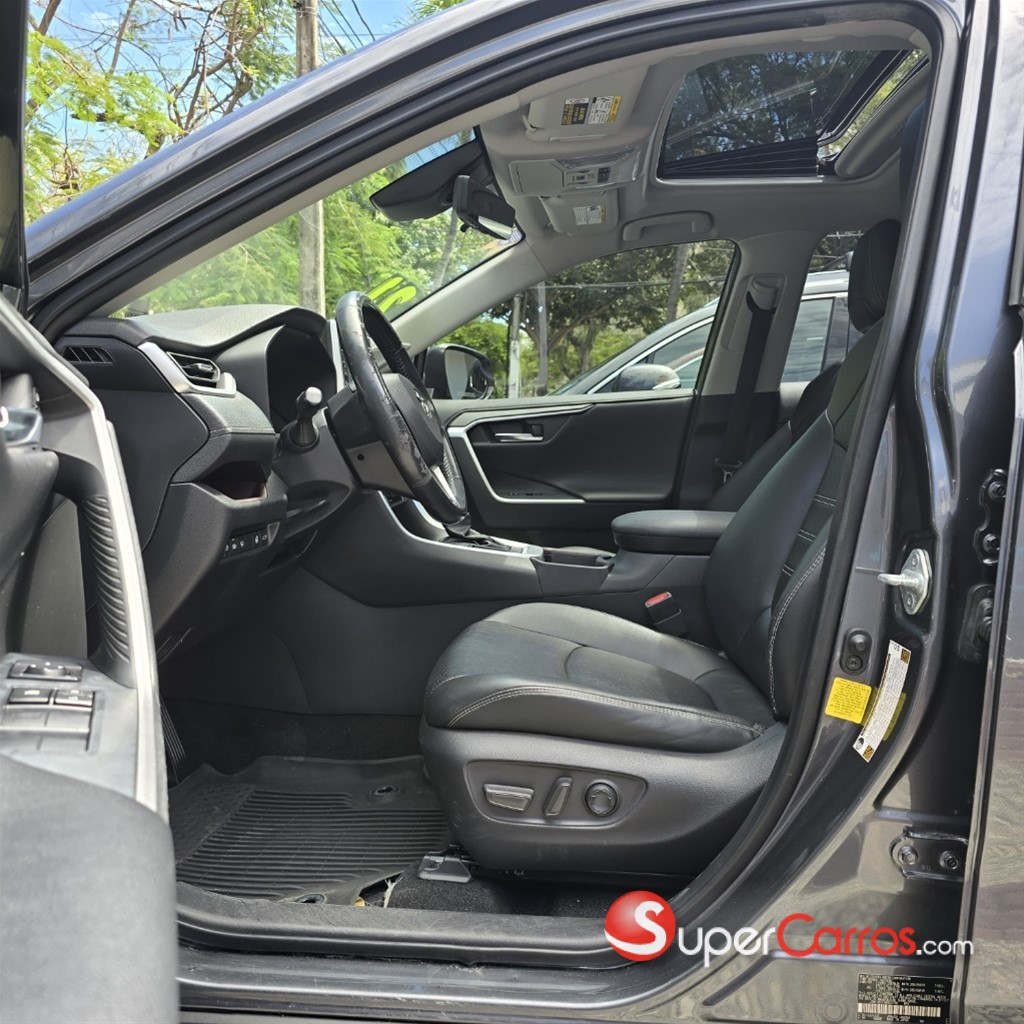 2021 Toyota RAV4 Limited — foto 8 / 10
