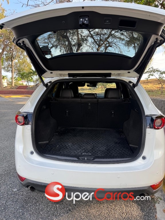 2021 Mazda CX-5 Signature — foto 9 / 12