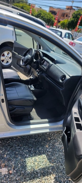 2019 Toyota VITZ — foto 3 / 11