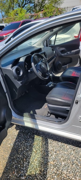 2019 Toyota VITZ — foto 5 / 11