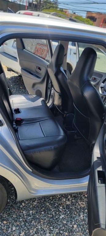 2019 Toyota VITZ — foto 8 / 11