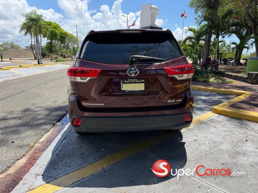 2017 Toyota Highlander XLE — foto 3 / 12