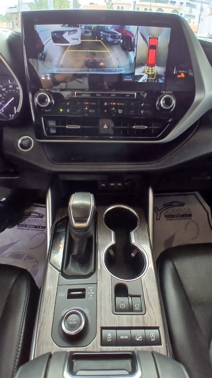 2021 Toyota Highlander Platinum — foto 7 / 12