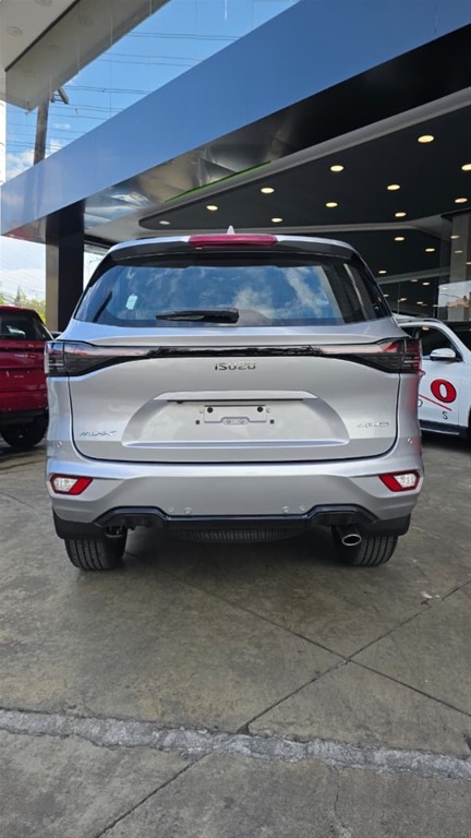 2027 Isuzu Mux — foto 6 / 12