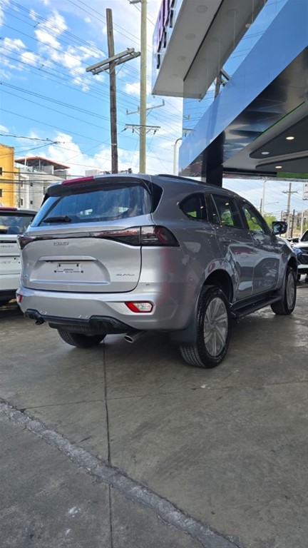 2027 Isuzu Mux — foto 8 / 12