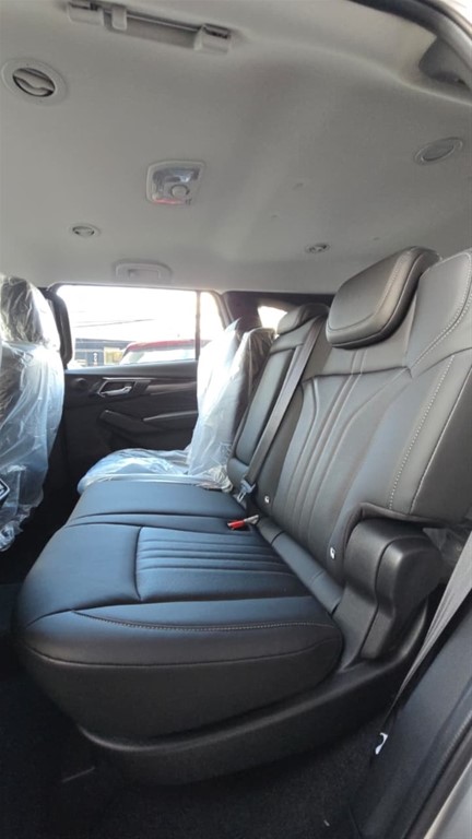 2027 Isuzu Mux — foto 11 / 12