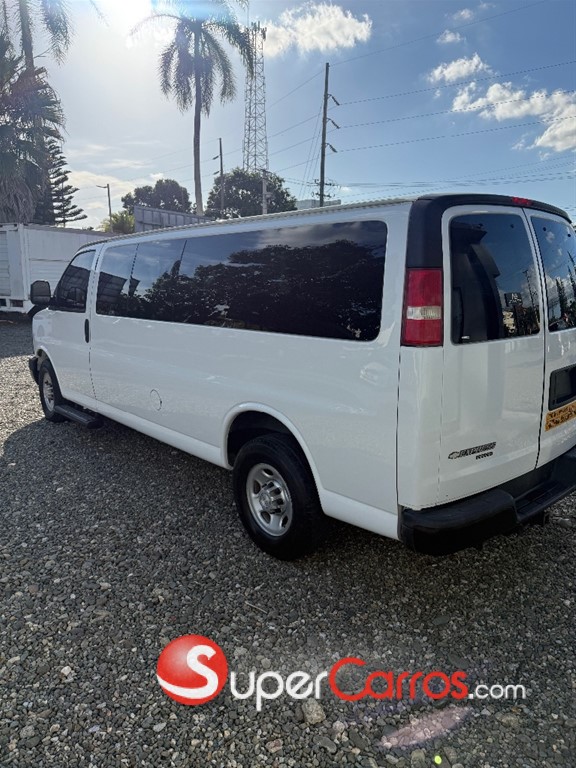2016 Chevrolet Express G3500 — foto 6 / 11